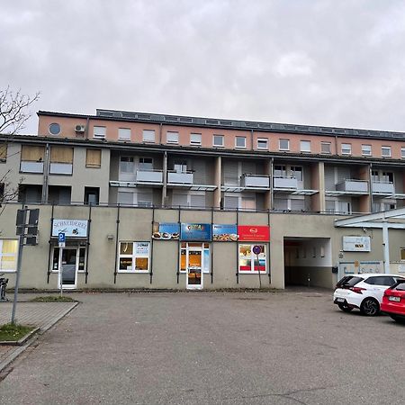 Naehe Kit Mit Parkplatz Und Smart Tv Lägenhet Karlsruhe Exteriör bild