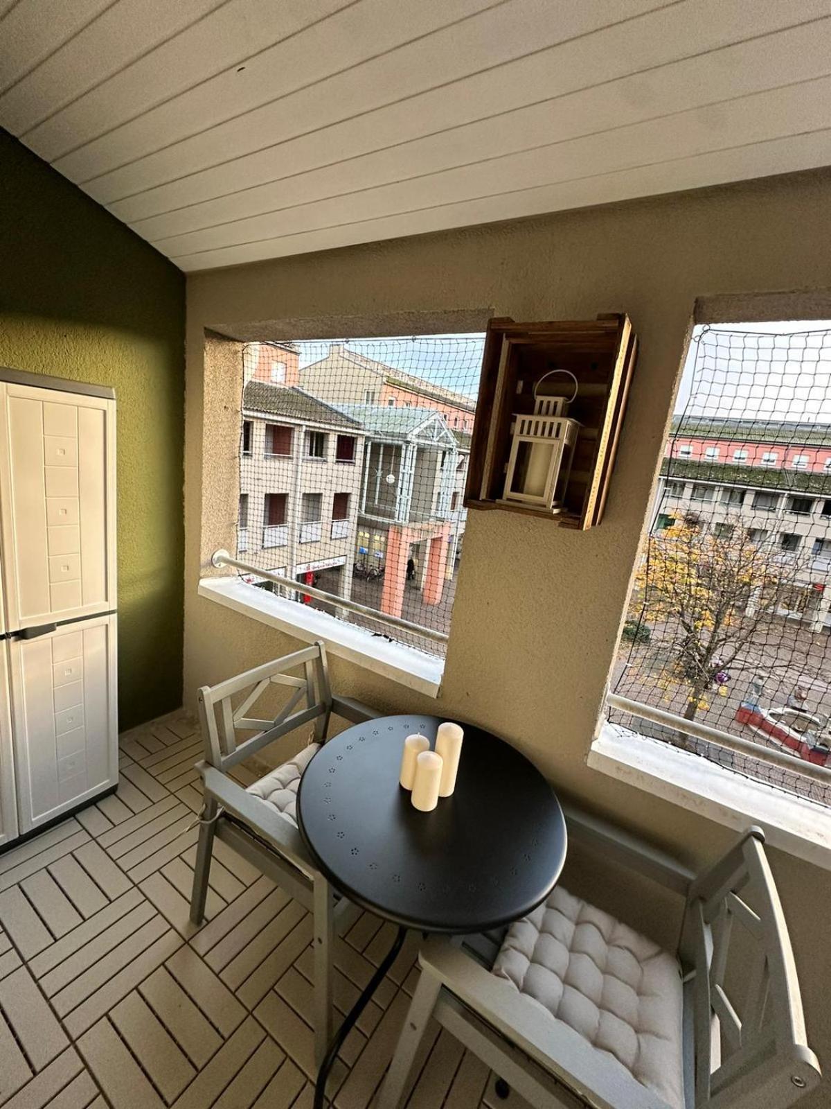 Naehe Kit Mit Parkplatz Und Smart Tv Lägenhet Karlsruhe Exteriör bild